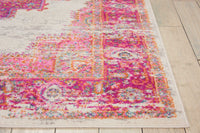2? x 3' Ivory and Fuchsia Distressed Scatter Rug