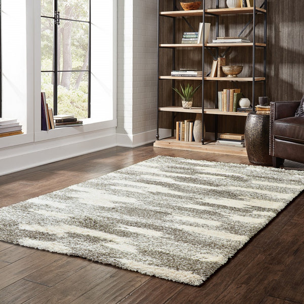 2? x 3? Gray and Ivory Geometric Pattern Scatter Rug