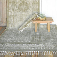 4? x 6? Putty Distressed Medallion Area Rug