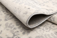 2? x 3? Ivory Distressed Ikat Pattern Scatter Rug