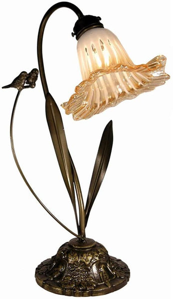 Quilala Amber Lily 16-inch Tiffany-style Table Lamp